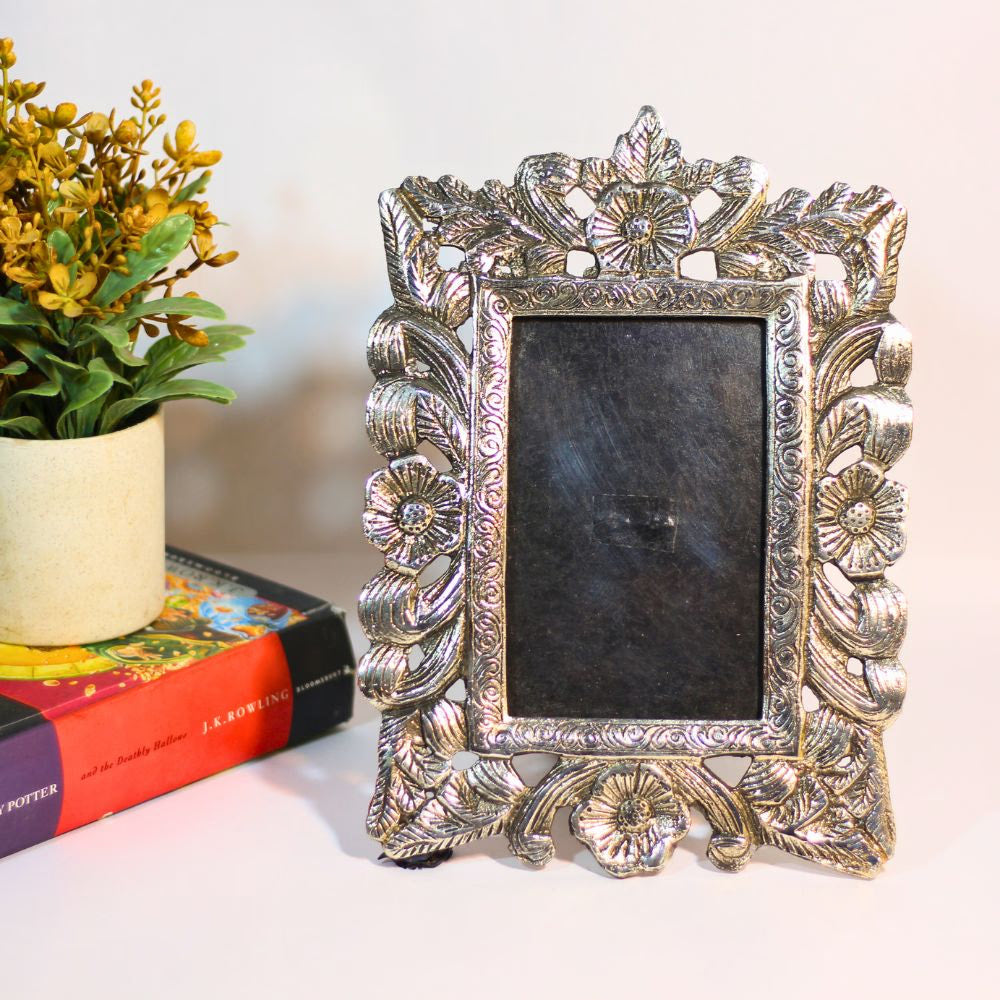 Metal Photo Frame — Handcrafted Decorative Picture Frame