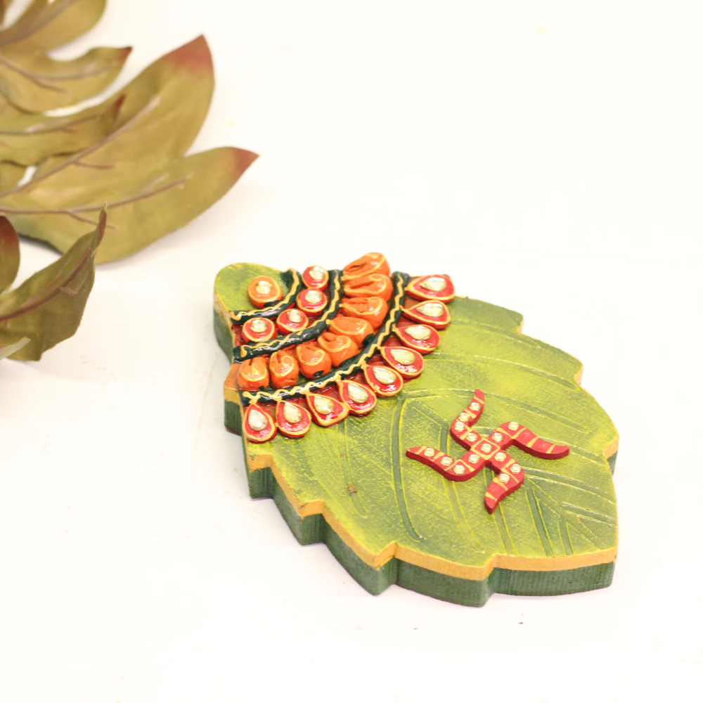Wooden Kundan Leaf Chopra — Handcrafted Decorative Leaf Tray