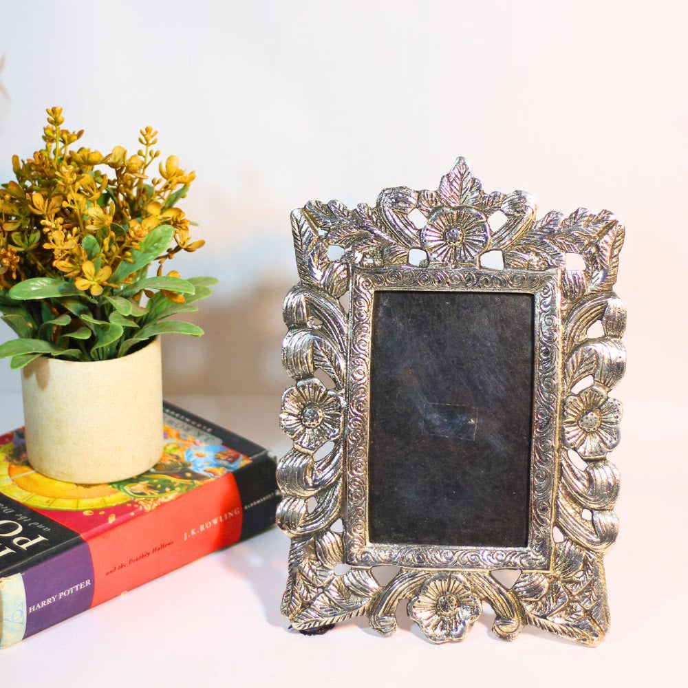 Metal Photo Frame — Handcrafted Decorative Picture Frame