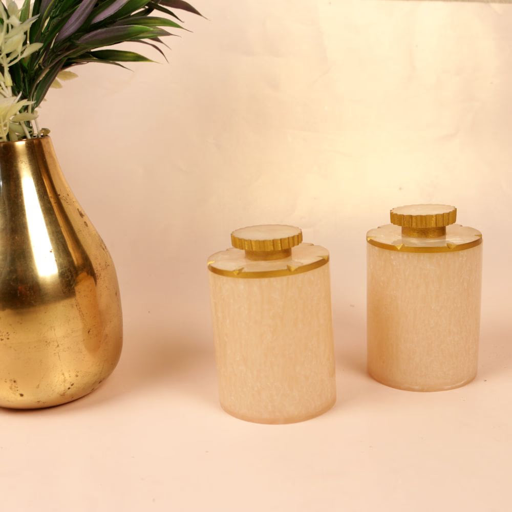 White Jaar Resin – Handcrafted Decorative Storage Jar