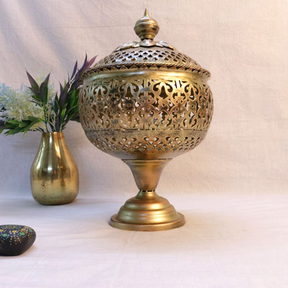 Handcrafted Small Fruit Basket – Decorative Metal Fruit & Storage Basket for Kitchen and Dining