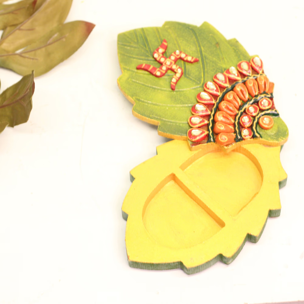 Wooden Kundan Leaf Chopra — Handcrafted Decorative Leaf Tray