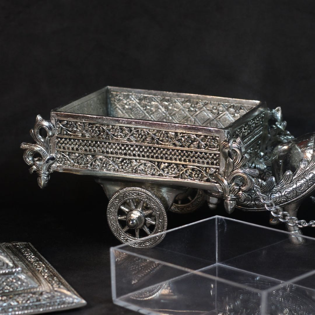 Metal Horse Cart — Handcrafted Decorative Showpiece