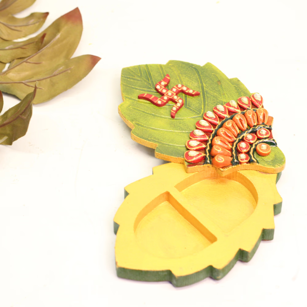 Wooden Kundan Leaf Chopra — Handcrafted Decorative Leaf Tray
